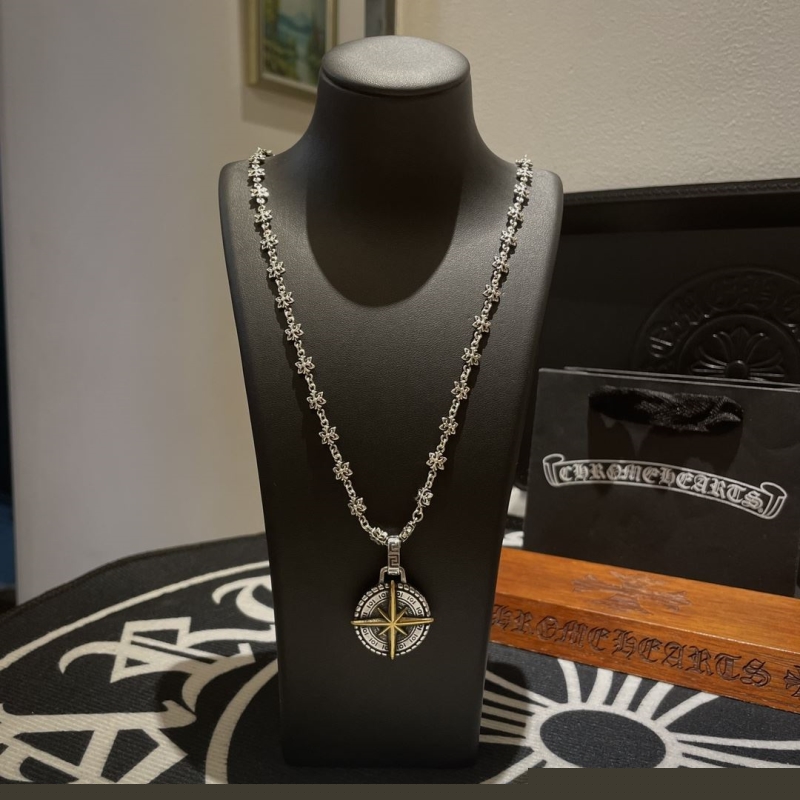 Ch**me He**ts necklaces